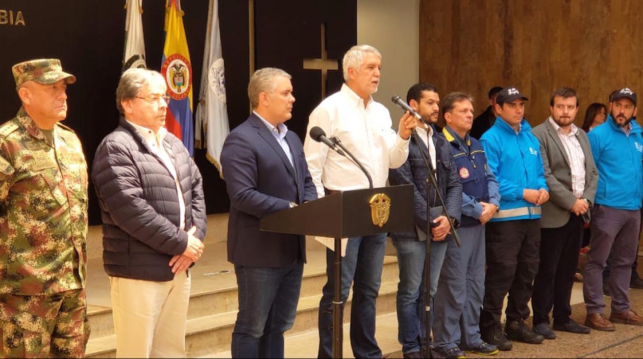 Rueda de prensa conjunta del Presidente Iván Duque con altos mandos y autoridades de Bogotá.