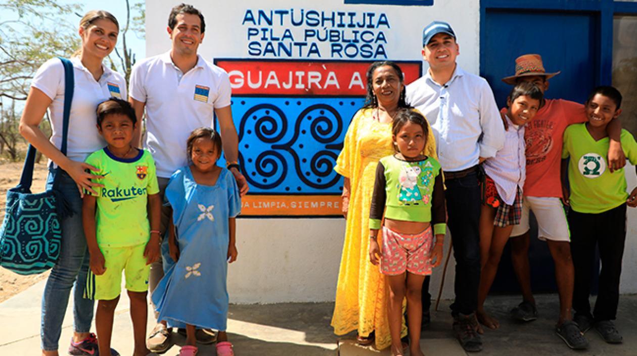 Ministro de Vivienda, Jonathan Malagón y viceministro de Agua, Jose Luis Acero, durante una de las jornadas en La Guajira. 