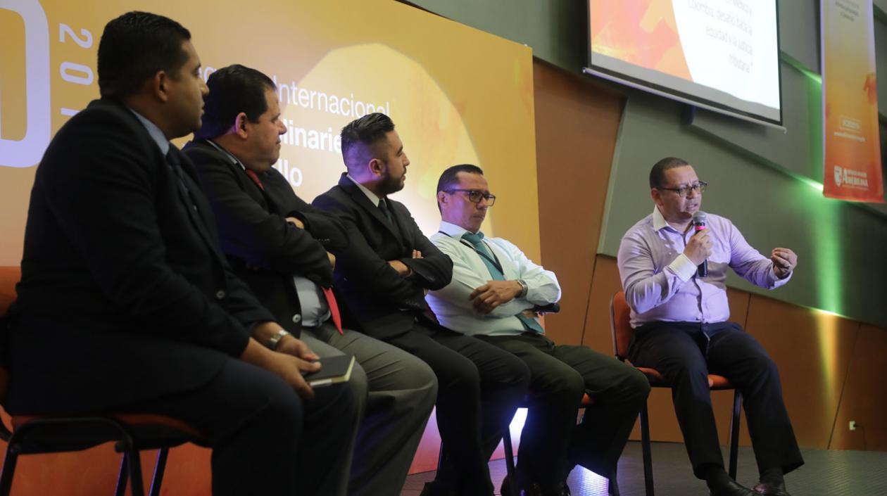 Panel de conferencistas nacionales e internacionales sobre: "Experiencia de la tributación en México y Colombia, desafíos hacia la equidad y la Justicia Tributaria".