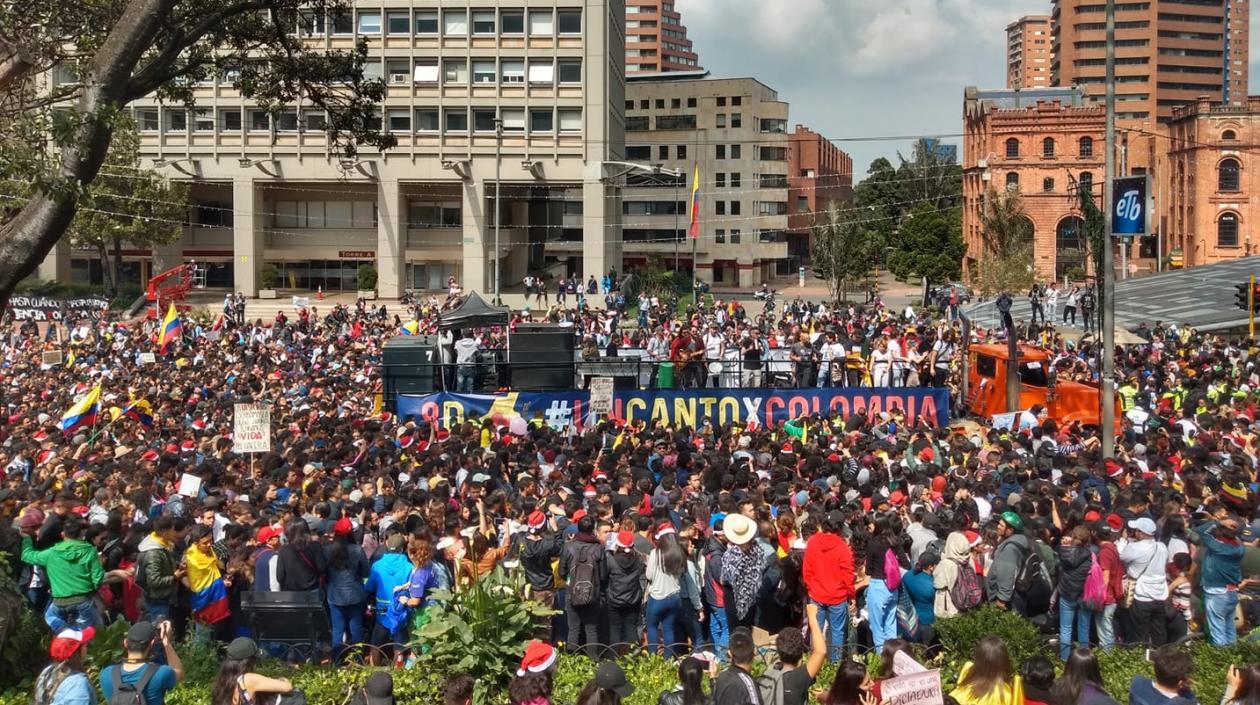 Marchantes se congregan a esta hora en varios sitios de Bogotá.