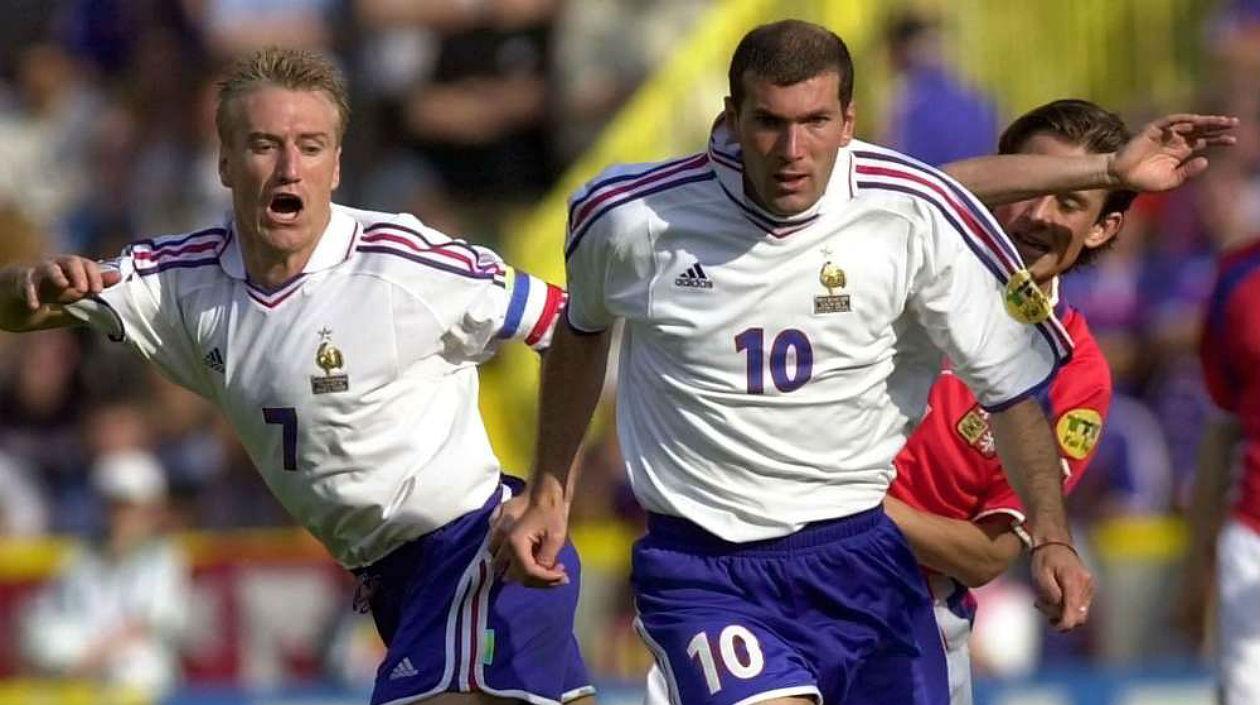 Didier Deschamps y Zinedine Zidane, en su época de jugadores de la Selección Francia.