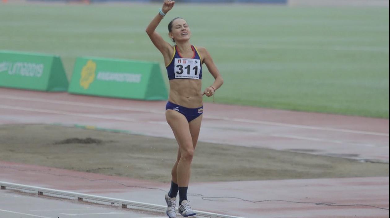 Carolina Tabares ganó el oro en los 10.000 metros del Suramericano de Atletismo en Lima, Perú.