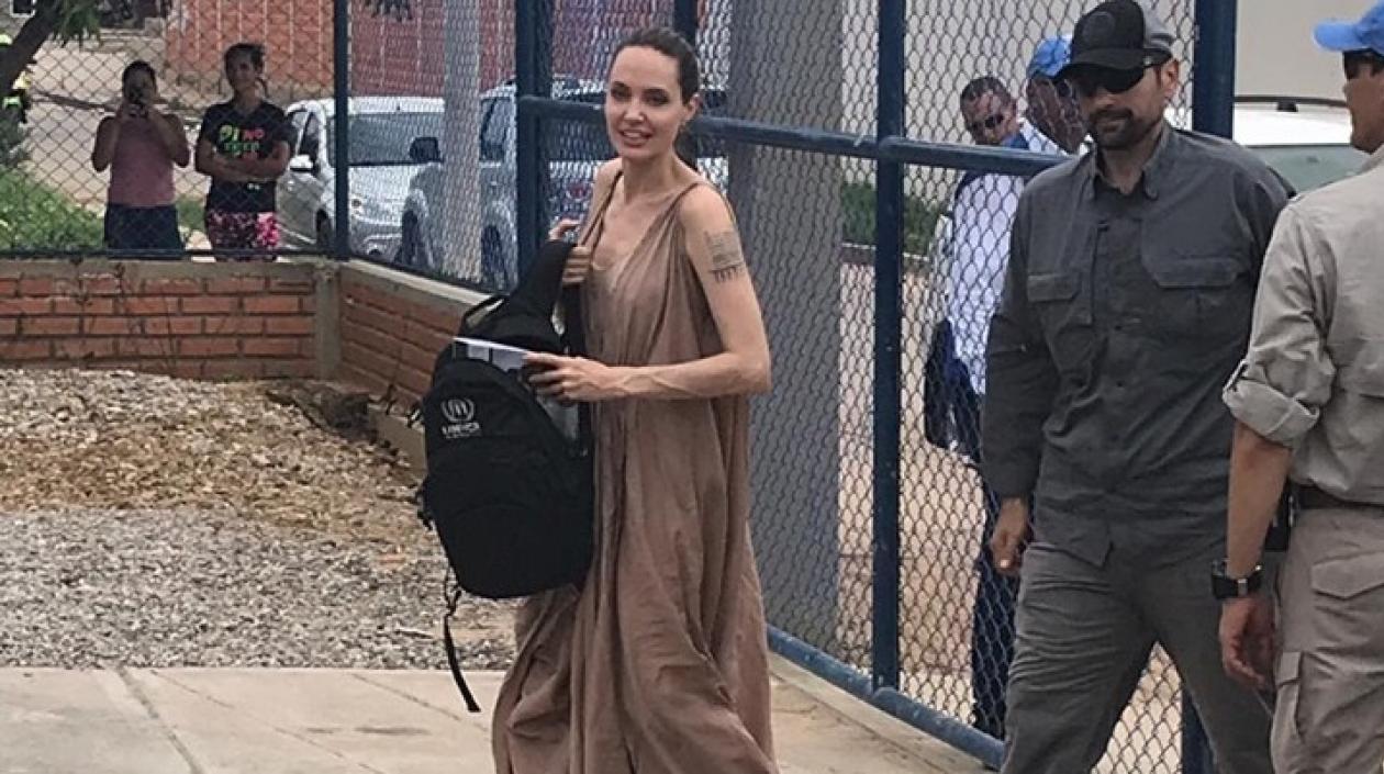 Angelina Jolie a su llegada a Riohacha.