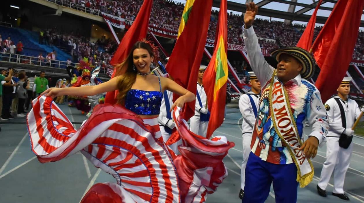 La Reina del Carnaval 2019, Carolina Segebre, y el Rey Momo, Freddy Cervantes.