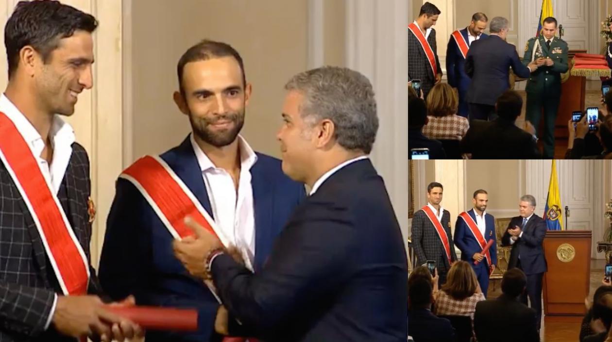 Robert Farah y Juan Sebastián Cabal reciben la condecoración del Presidente Duque.