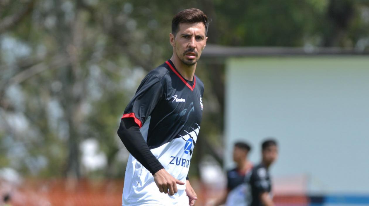 Jonathan Fabbro, jugador argentino nacionalizado paraguayo. 