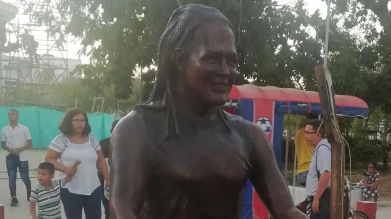 La escultura de Carlos Vives en Ciénaga.