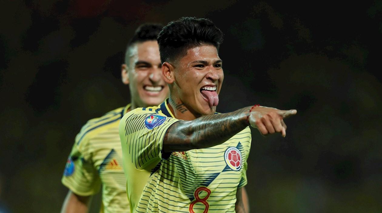 Jorge Carrascal celebra su gol a Ecuador. 