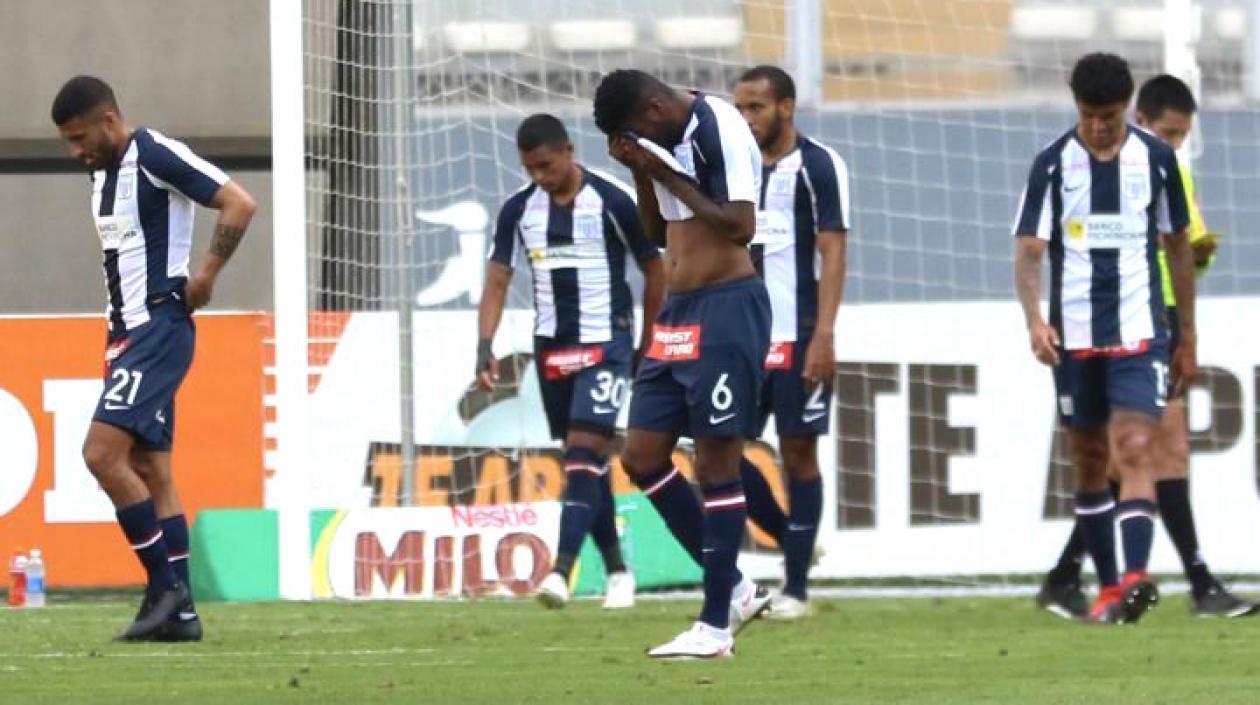 Tristeza en jugadores de Alianza Lima tras sufrir el descenso.