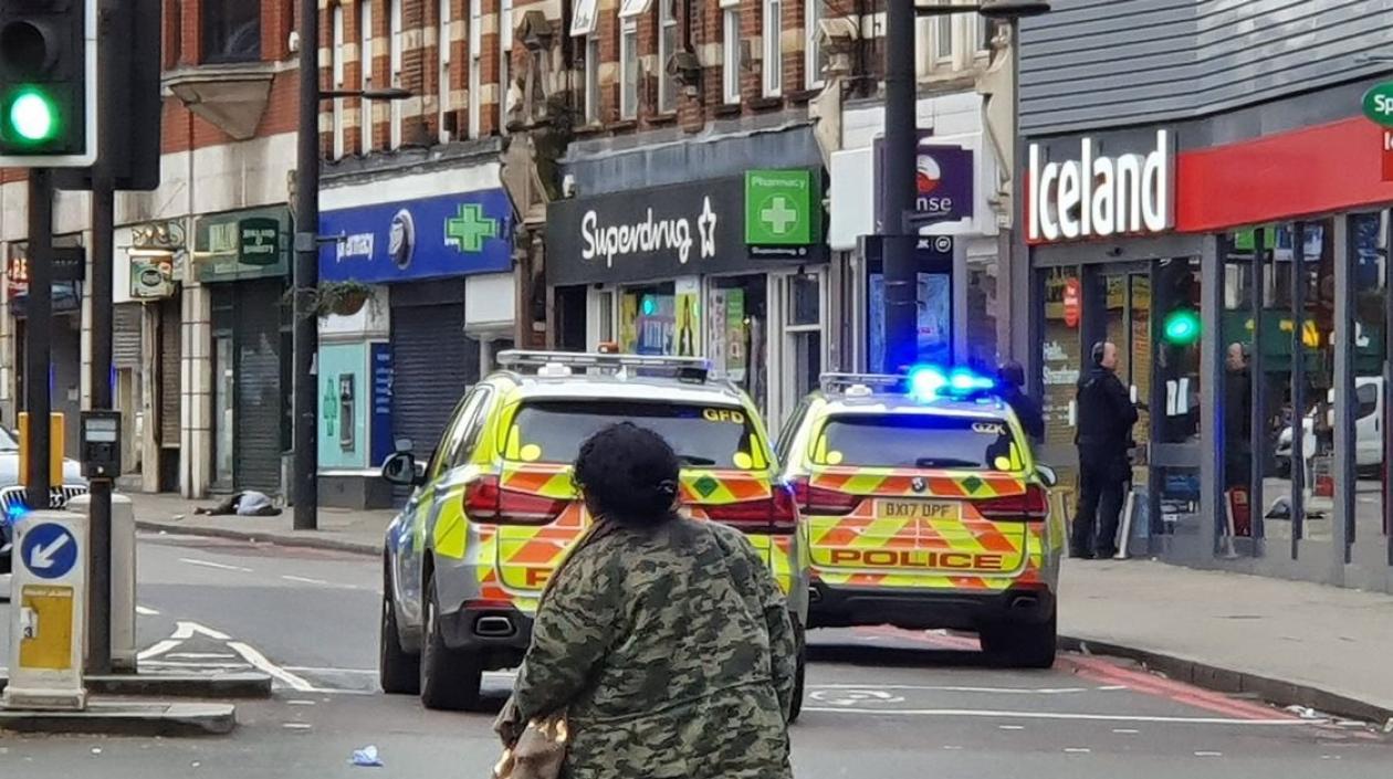 Ataque ocurrió en el barrio de Streatham, en el sur de Londres.