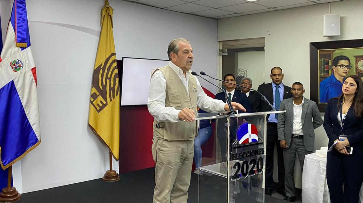 El jefe de la misión, el expresidente chileno Eduardo Frei, hizo un llamado a mantener un diálogo franco y constructivo. 