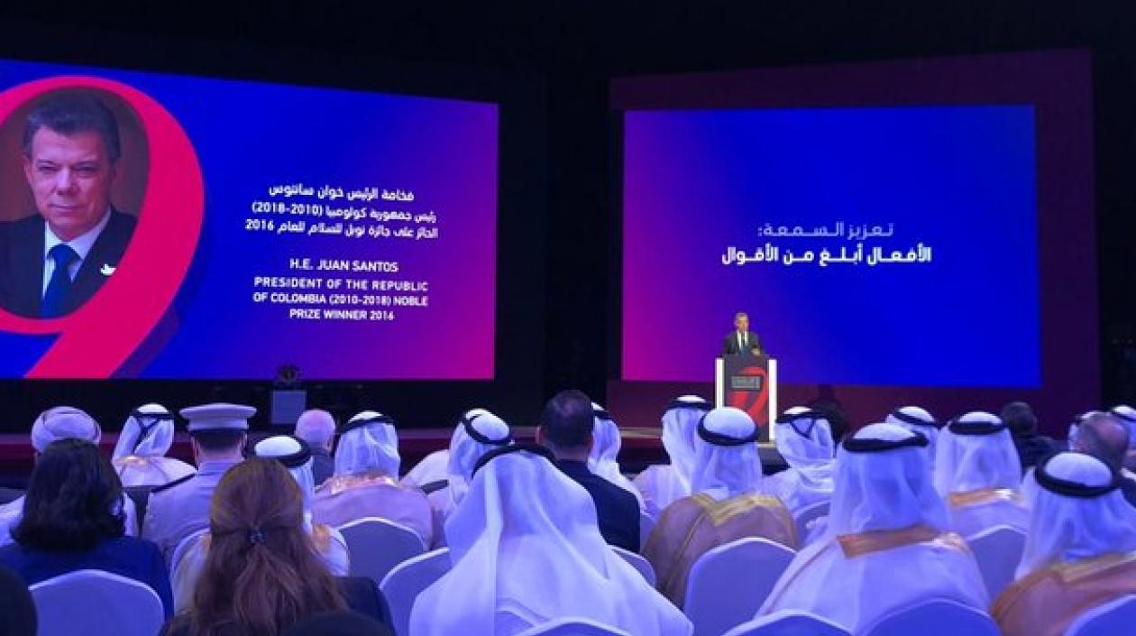 Juan Manuel Santos en su intervención en el Foro Comunicación Internacional en Emiratos Árabes Unidos.
