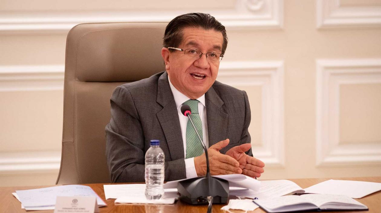 Fernando Ruiz Gómez, ministro de Salud.