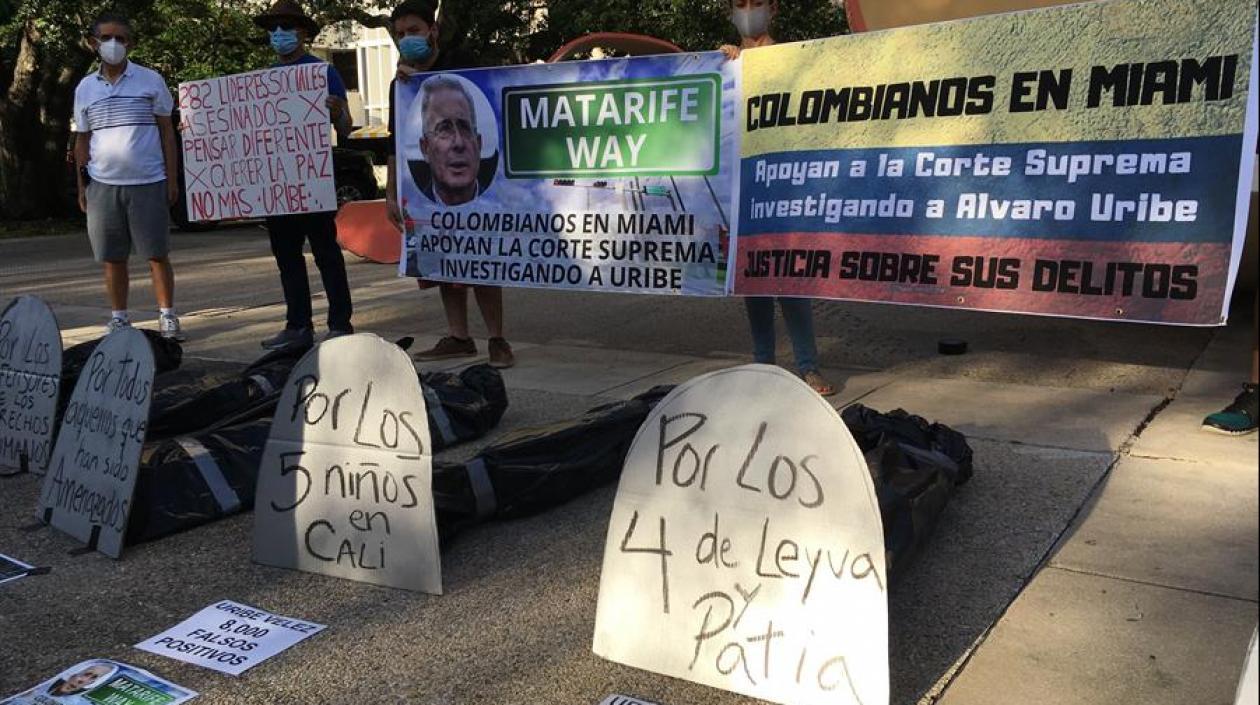 "Alvaro Uribe Way" desata protestas