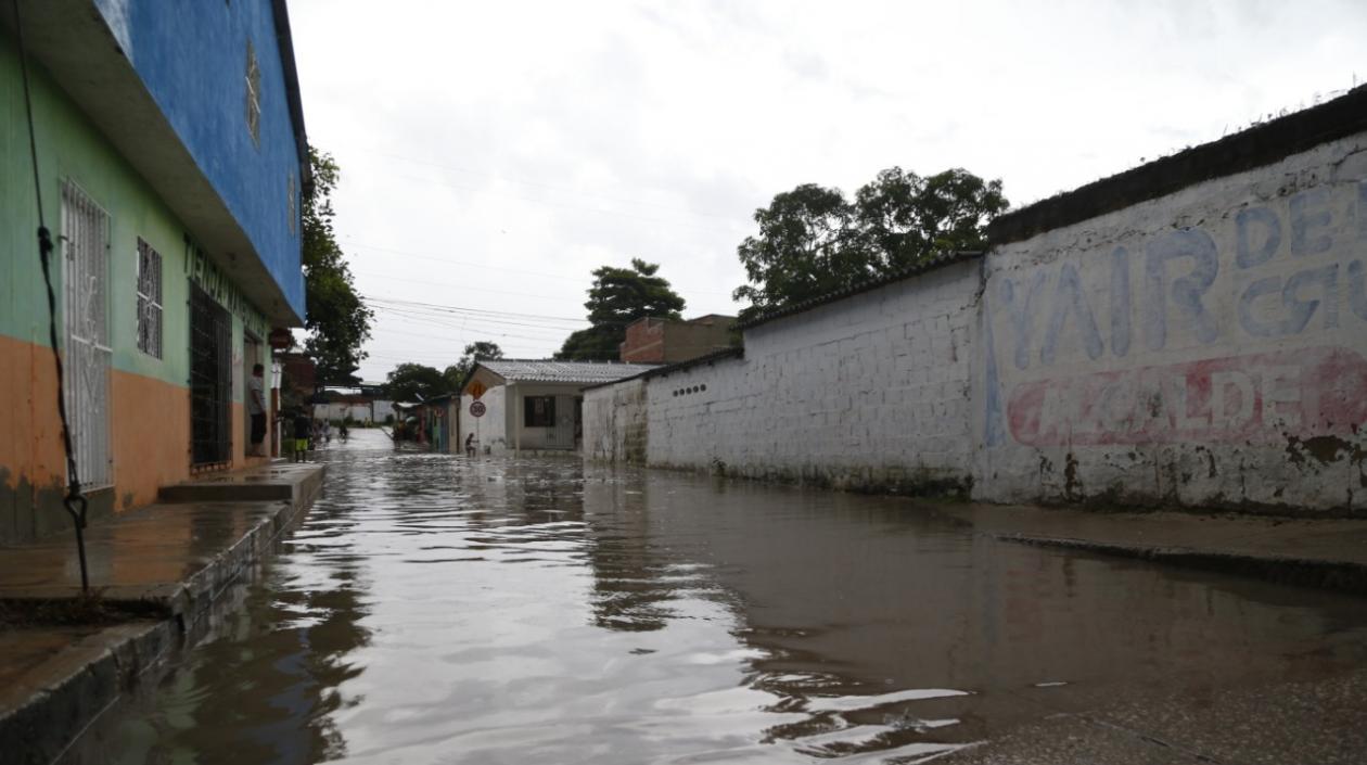 Una calle de Malambo inundada.