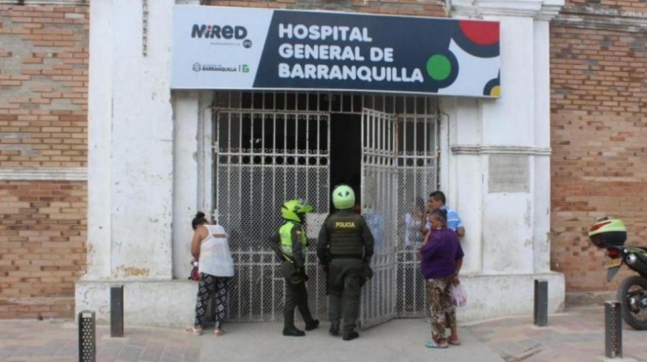 La mujer fue llevada al Hospital General de Barranquilla. 