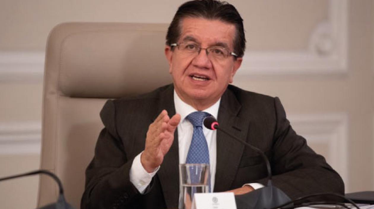 Fernando Ruíz, Ministro de Salud.