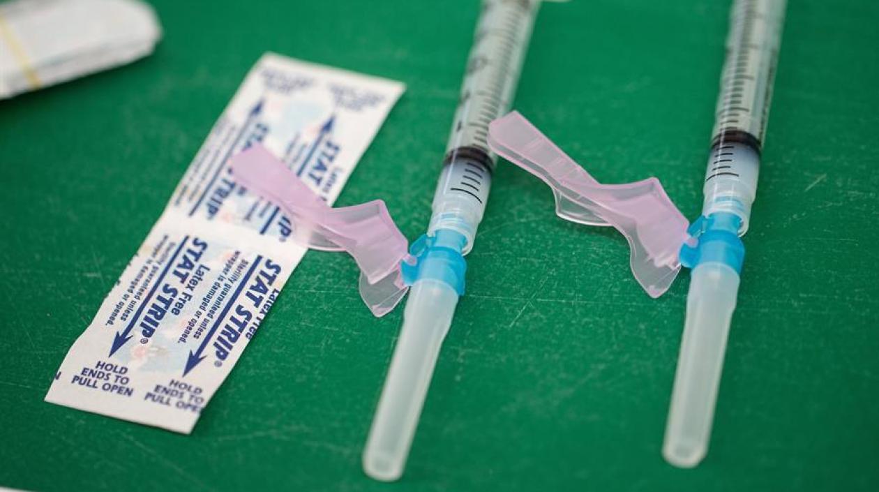 La aplicación de la vacuna contra el coronavirus ha sido lenta en Estados Unidos.