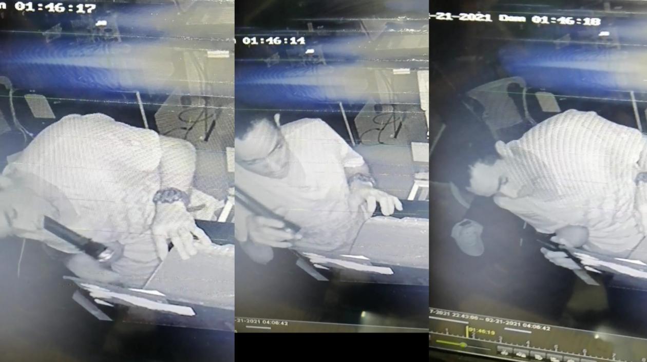 Uno de los ladrones quedó grabado en las cámaras de seguridad. 