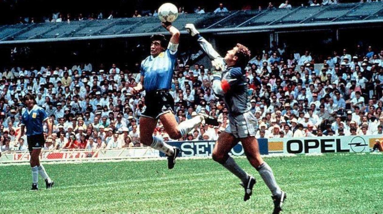 La mano de Diego Maradona en el Mundial de 1986 es la famosa de la historia. 