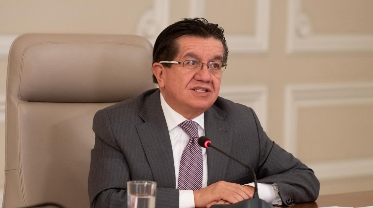 Fernando Ruiz, ministro de Salud. 