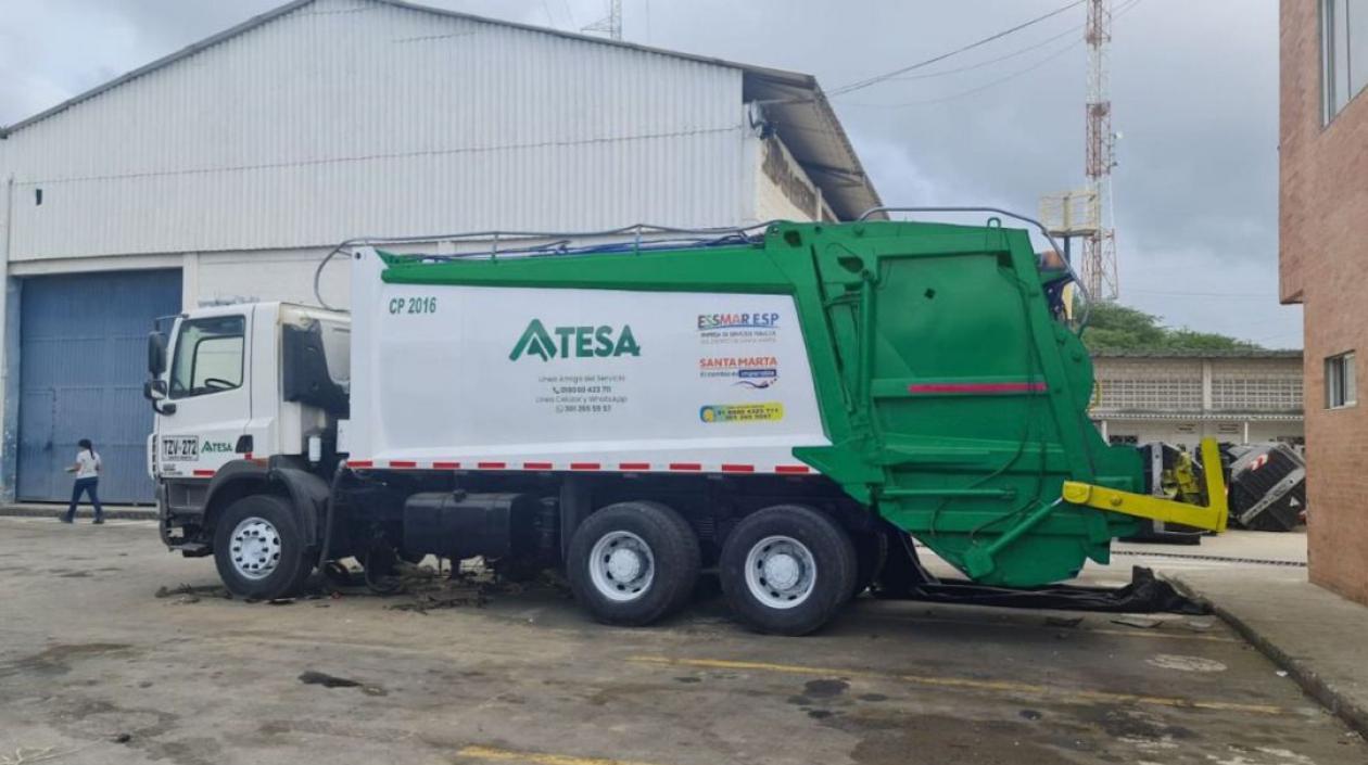 Camión recolector de basura de Atesa. 