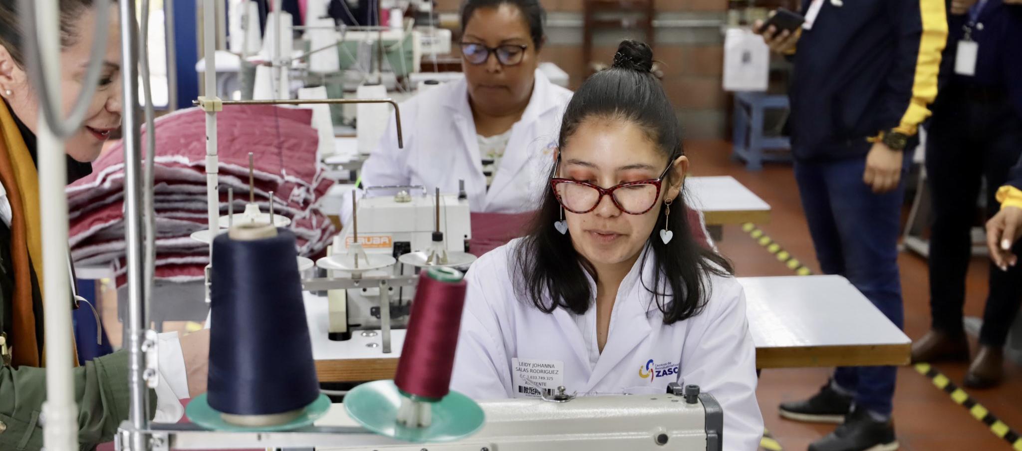 Un total de 287.000 mujeres ingresaron al mercado laboral de Colombia en febrero pasado, según el DANE.