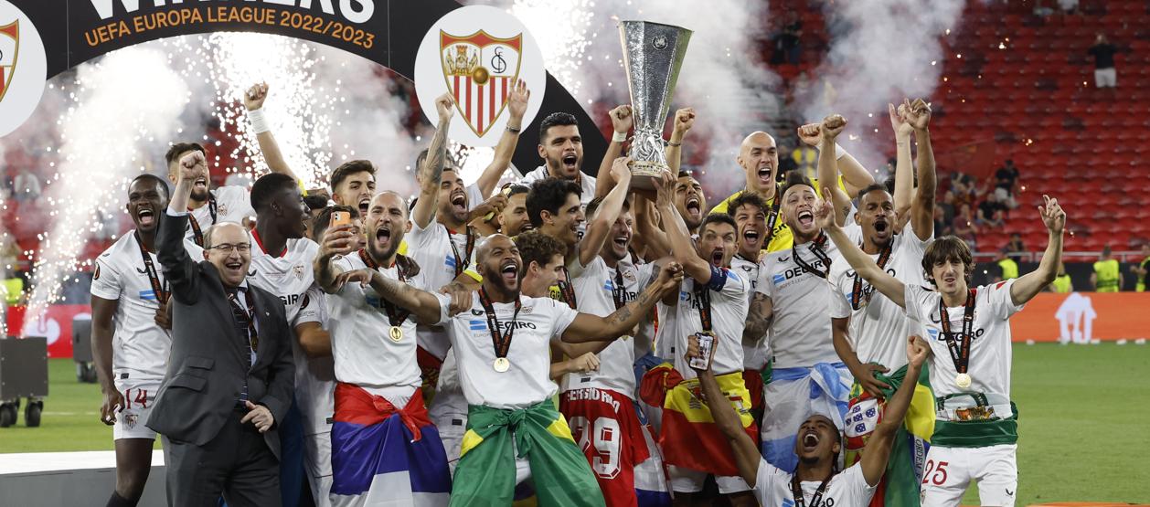 El Sevilla y una escena que ya es habitual en la Europa League.