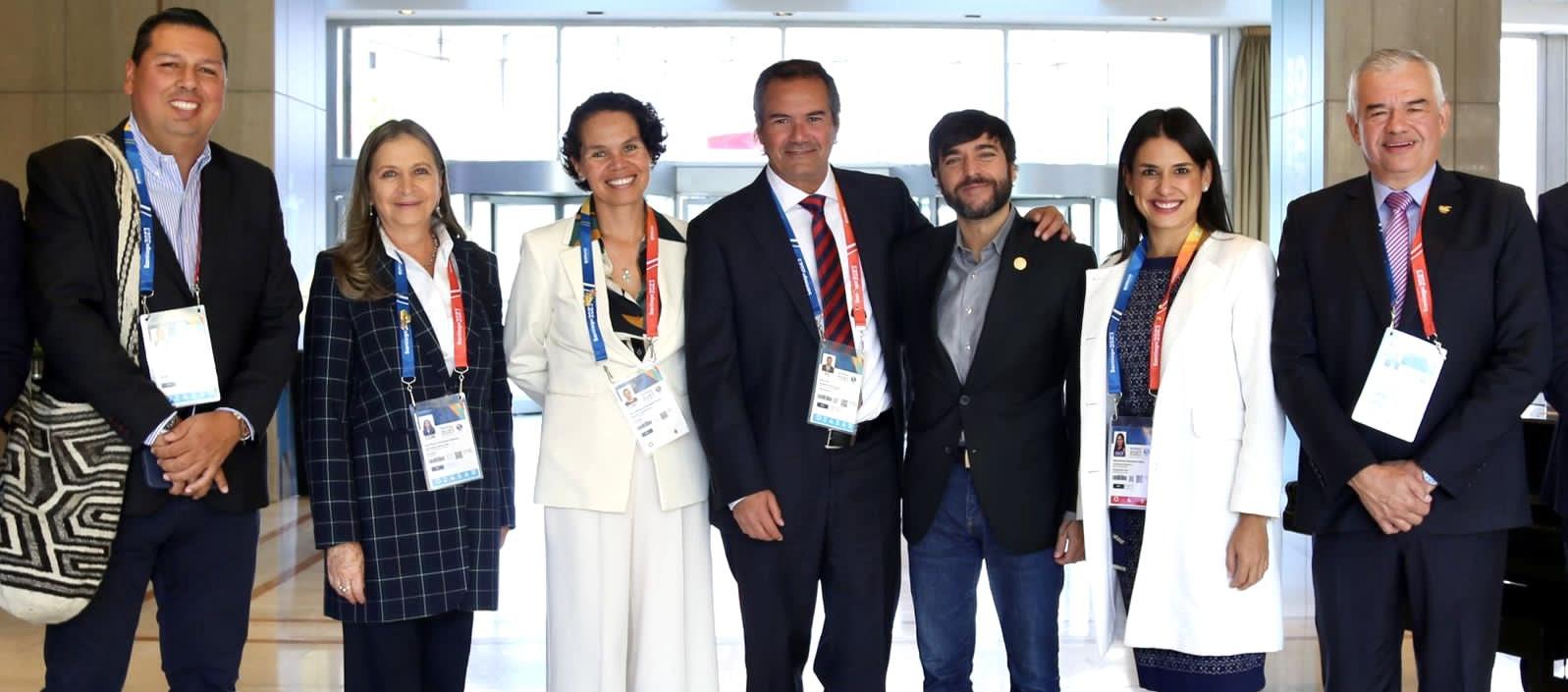 Delegación de Colombia que se reunió con Neven Ilic, presidente de Panam Sports.