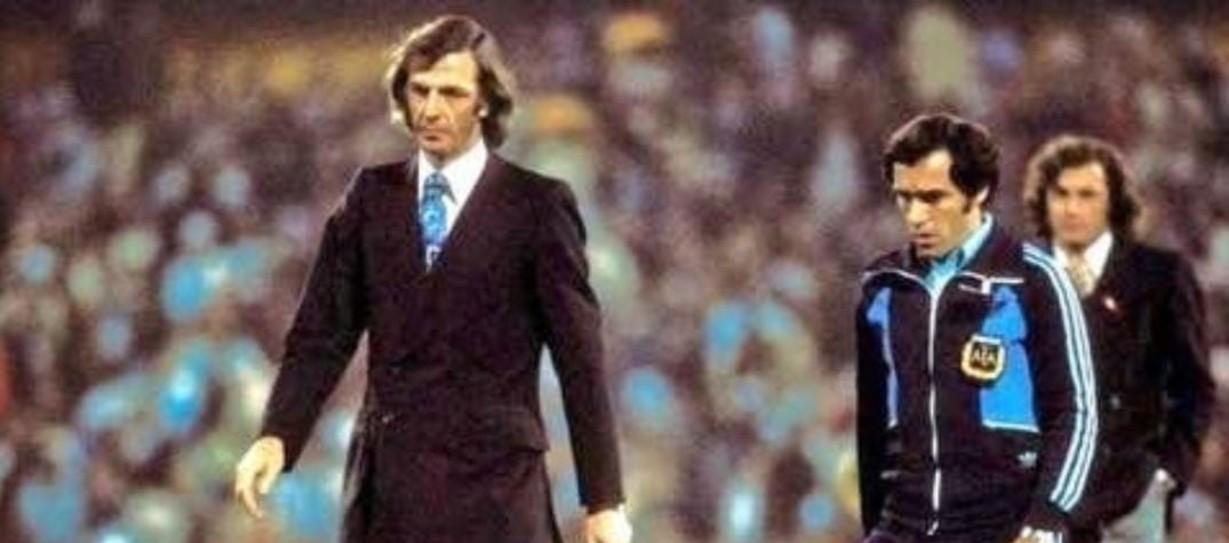 César Luis Menotti y Roberto Marcos Saporiti en sus tiempos en la selección Argentina. 