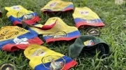 Indumentaria de las disidencias incautados en los operativos en el Cauca. 