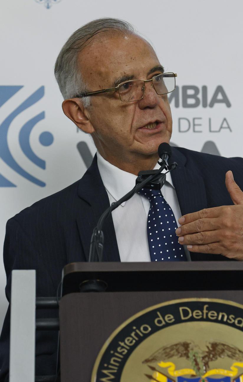 Iván Velásquez, ministro de Defensa