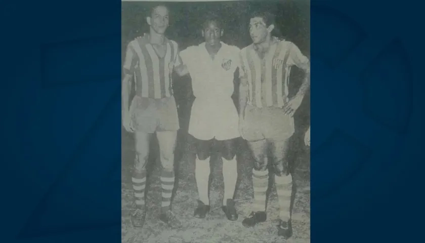 Pelé posa al lado de Hermenegildo Segrera y Antonio ‘Toño’ Rada.