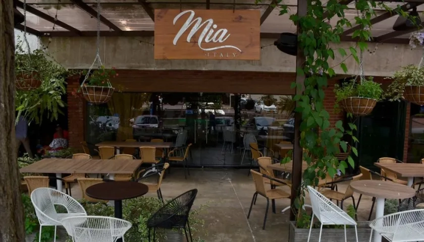Fachada del restaurante Mia Italy.