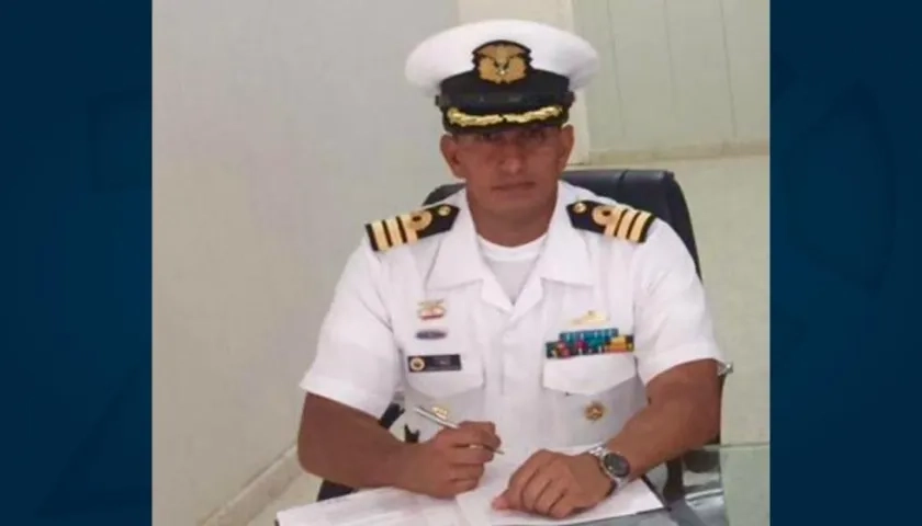 El Capitán de Fragata Carlos Eduardo Urbano Montes.
