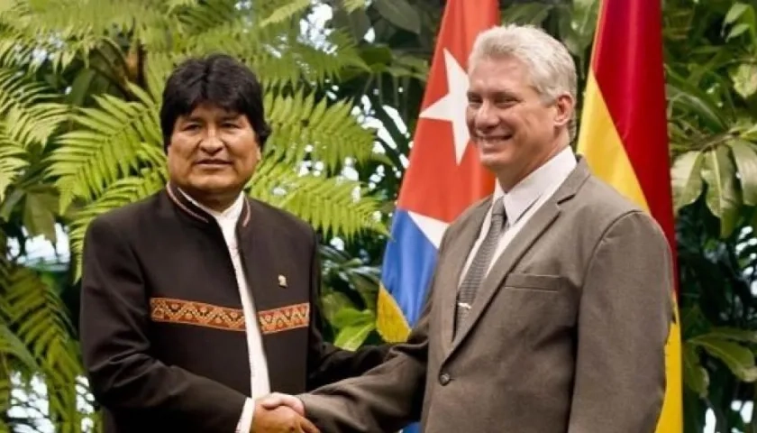 El presidente cubano Miguel Díaz-Canel con Evo Morales.