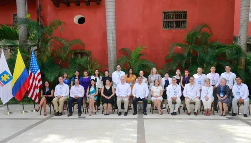Delegaciones de ambos países reunidas en Cartagena.