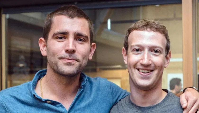 Chris Crox, uno de los primeros ingenieros de software de la compañía - el fundador de la red social Mark Zuckerberg