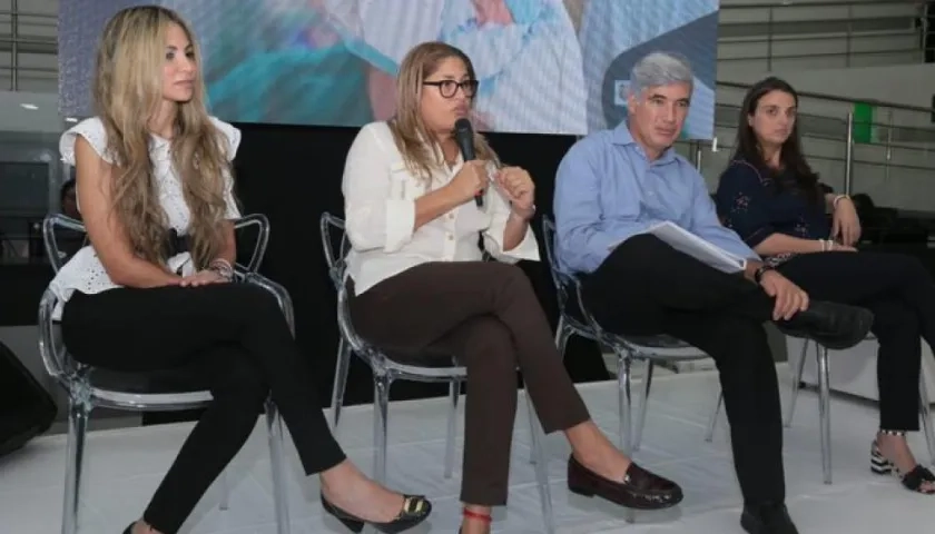 Ana María Aljure, Alma Solano, Juan Pablo Uribe y Karen Abudinen.