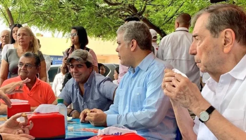El Alcalde Alejandro Char, el Presidente Iván Duque y el dirigente de Cambio Radical, Fuad Char.