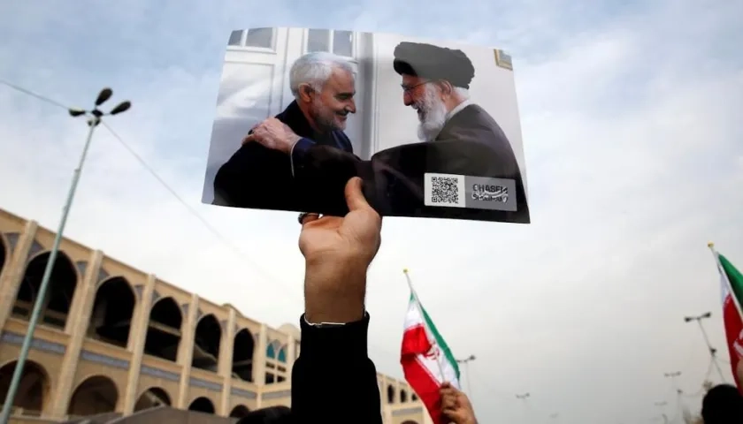 El ayatolá Ali Jameneí juró venganza por muerte de Soleimaní