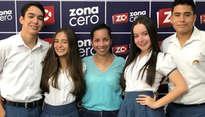 Joaquín Sierra, Luisa Medina, docente Carolina Diagranados, Lina Mendoza y Diego Castillo.