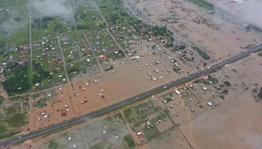 Así se ve desde el aire la inundación en Concepción, Paraguay.