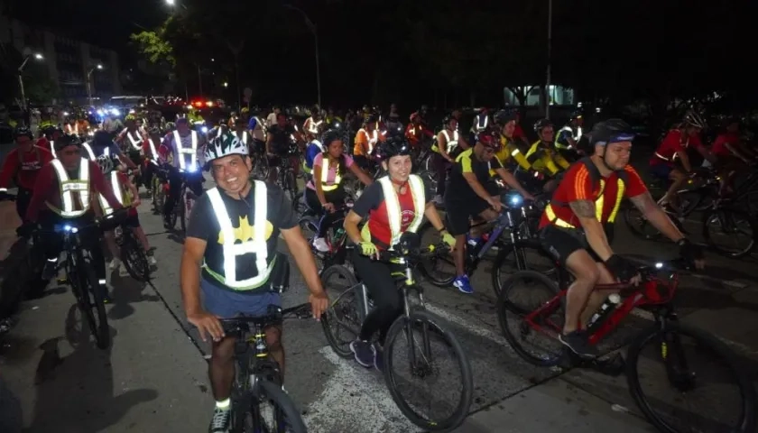 Ciclistas aficionados en Barranquilla. 