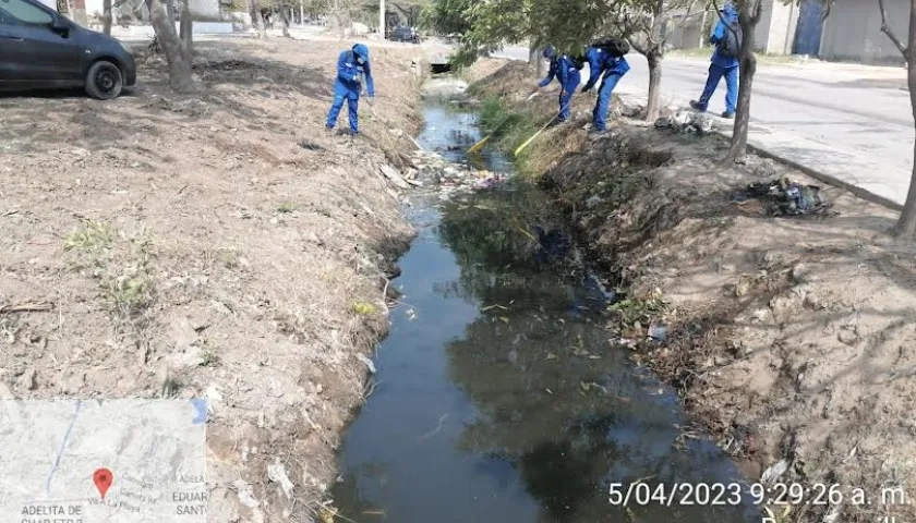 Operativos de recolección de 1.862 toneladas de desechos en arroyos, previo a temporada de lluvias.
