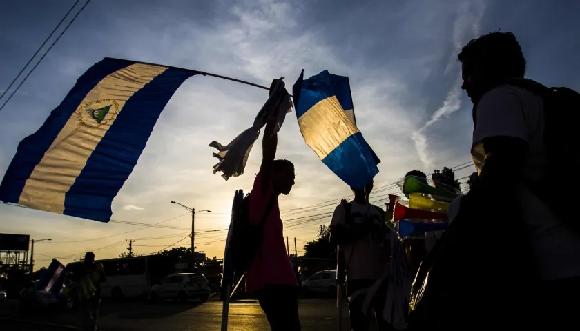  Periodistas participan en un plantón con motivo del día mundial de la libertad de prensa en Nicaragua.  