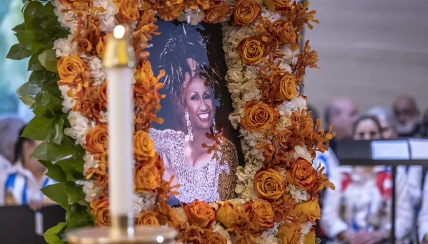 Una foto de Celia Cruz en el Santuario Nacional de Nuestra Señora de la Caridad, en Miami 