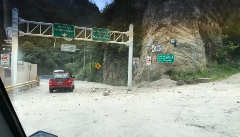 En el sector Pichincha, en Quito se registró la caída de rocas por el sismo