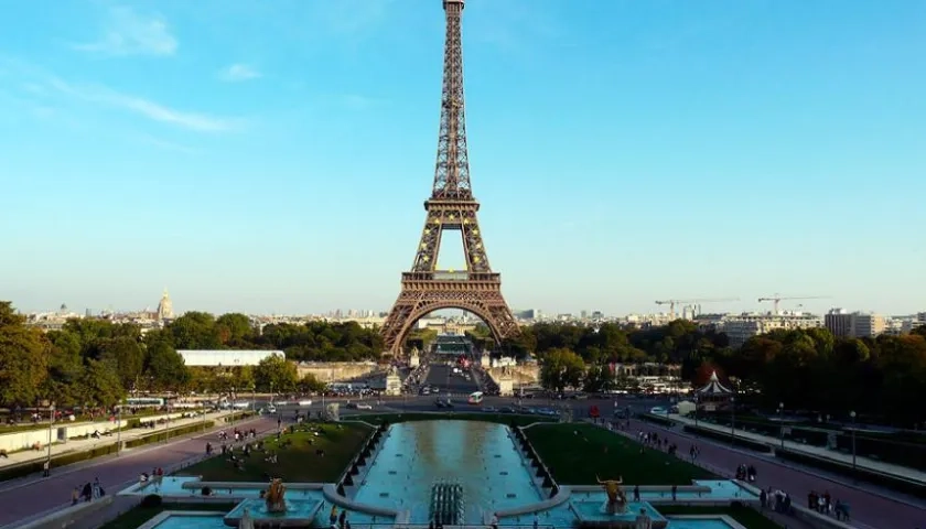 Imagen de referencia de la La Torre Eiffel.