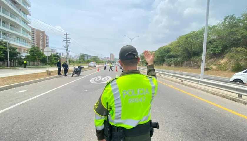 La Policía de Tránsito vigila los principales accesos y salidas en Barranquilla